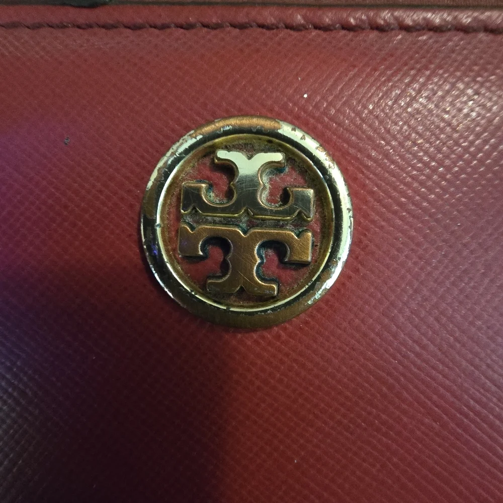 Tory Burch Robinson Leather Zip Wallet.